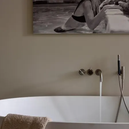 De Gulden Poorte, A Lxryhome Collection