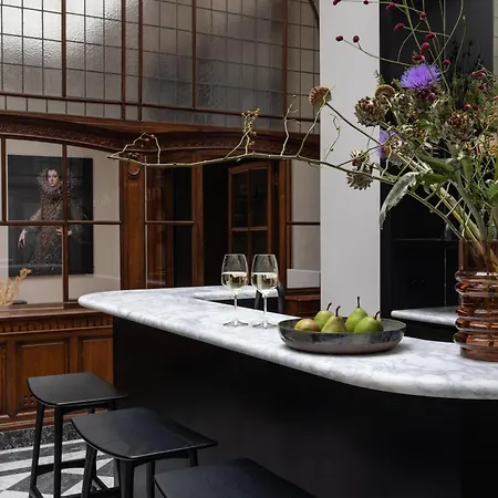 De Gulden Poorte, A Lxryhome Collection *