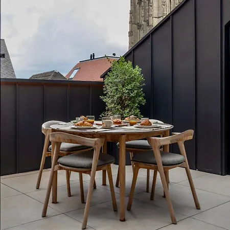 De Gulden Poorte, A Lxryhome Collection *